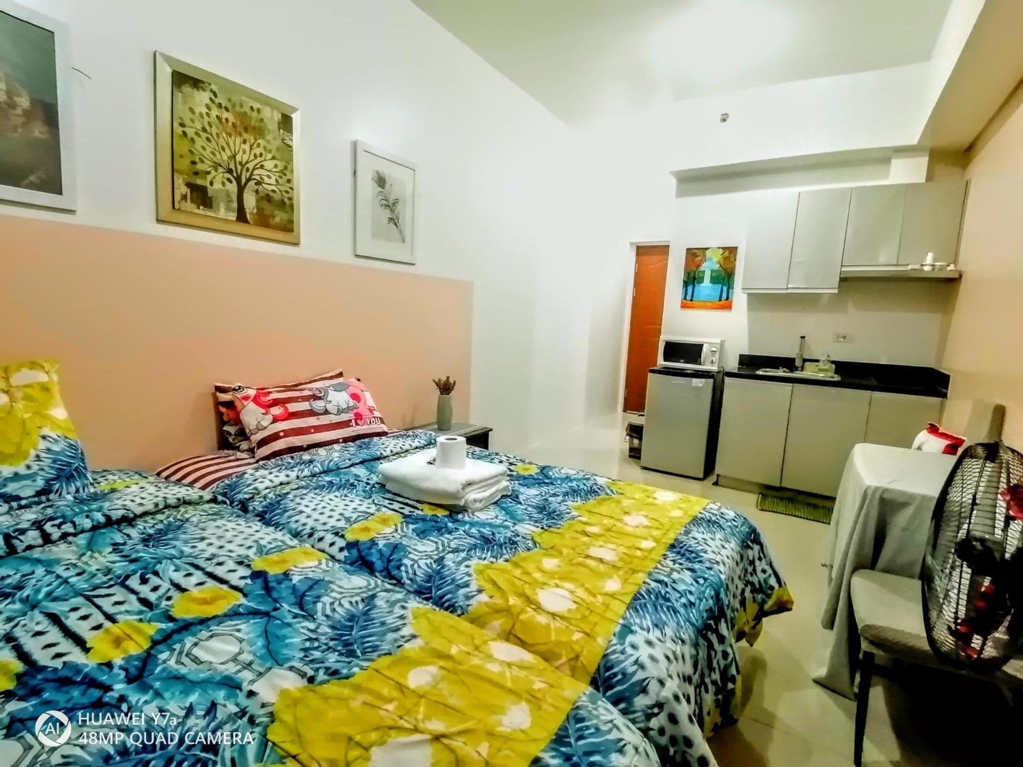 The Beacon Makati Staycation Suites Манила Экстерьер фото