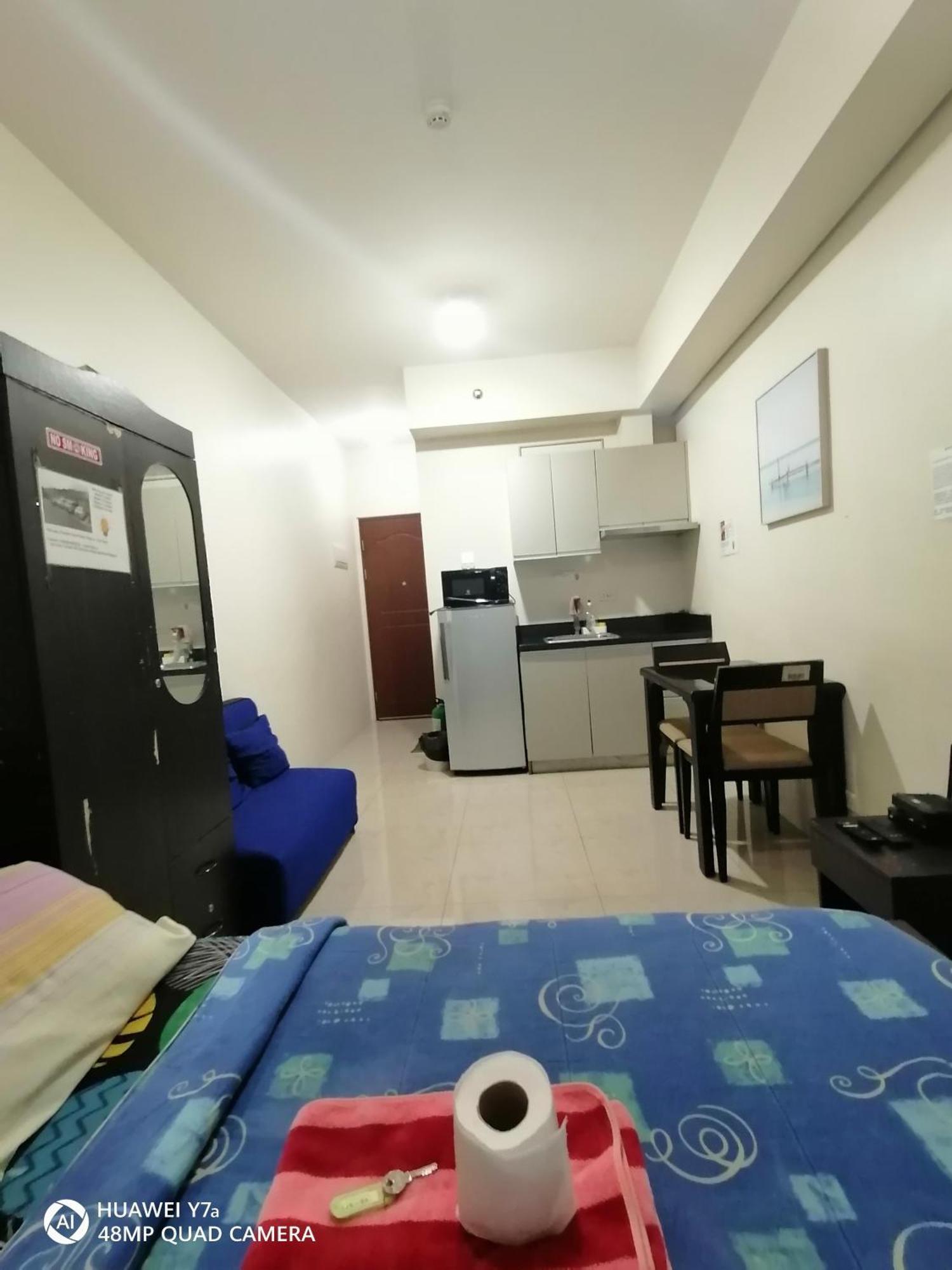 The Beacon Makati Staycation Suites Манила Экстерьер фото